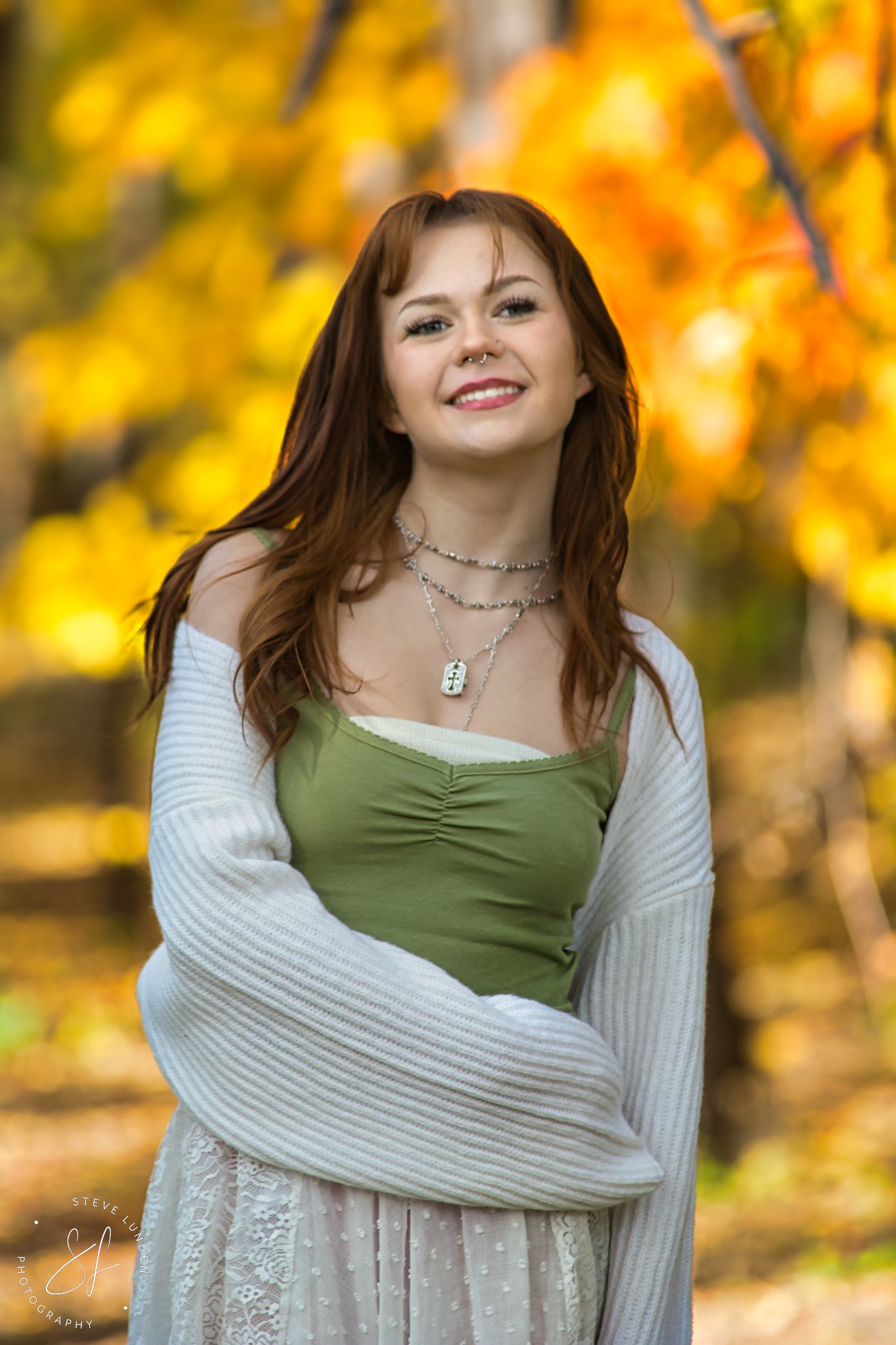 Senior portrait session, fall outdoor, Steve Lunden Photography, Coon Rapids MN